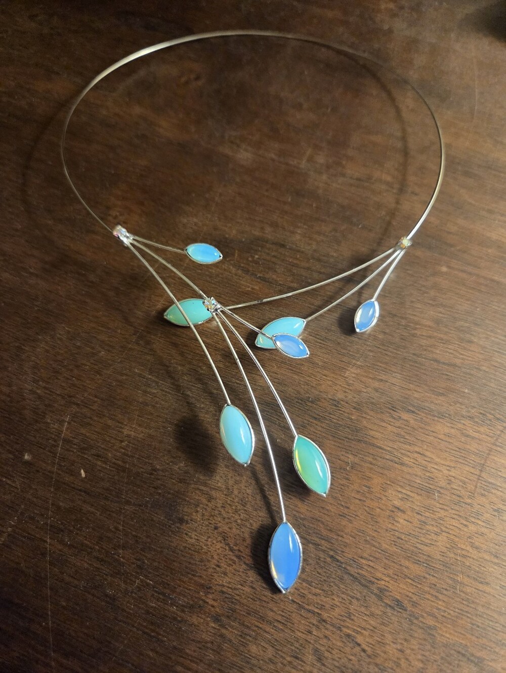 Elegant Blue-Green Leaf Pendant Necklace - Women Jewelry